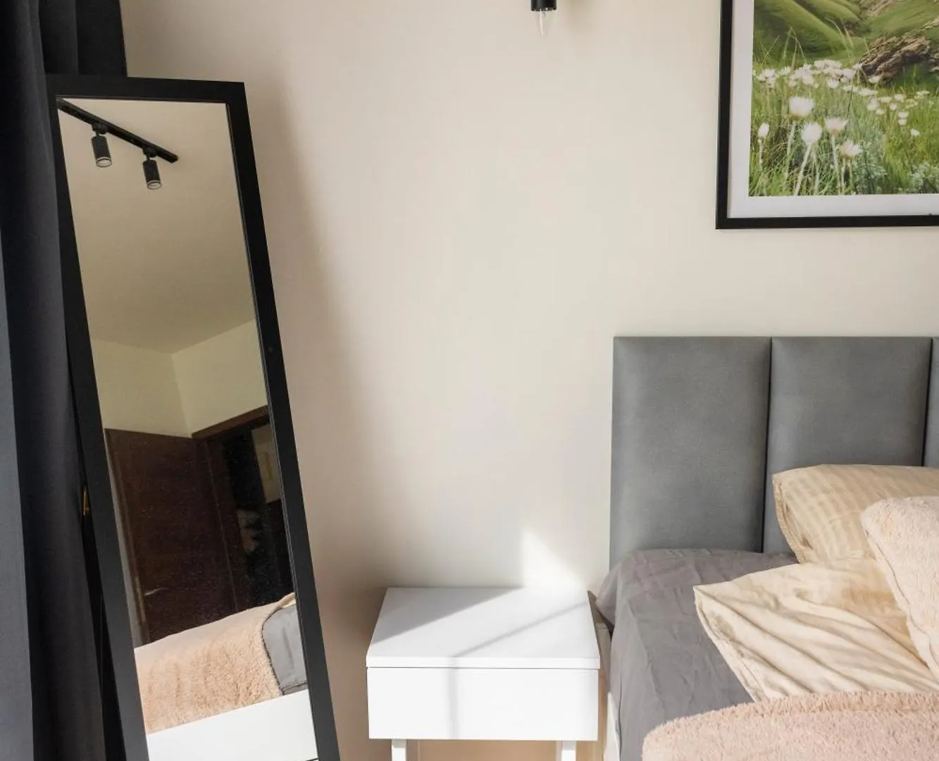 Krakow Glowny Apartment - Parking, Workspace - By Rentujemy 0*,  Poland