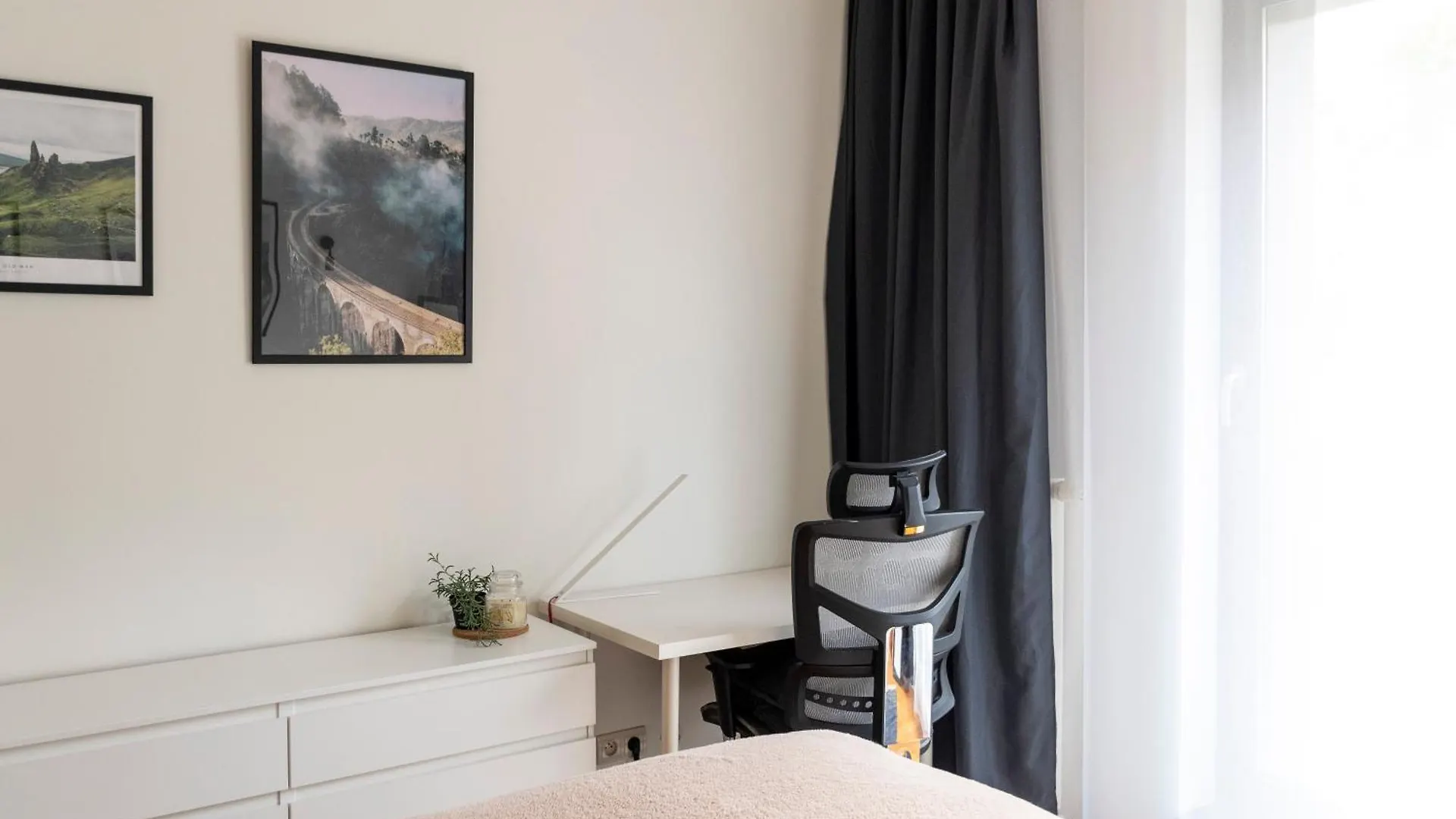 Krakow Glowny Apartment - Parking, Workspace - By Rentujemy 0*,  Poland